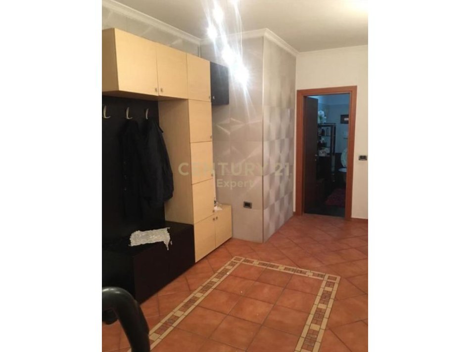Tirane, shitet apartament 2+1+Ballkon Kati 8, 116 m² 159.000 € (Ne hyrja te rruges Don Bosko)
