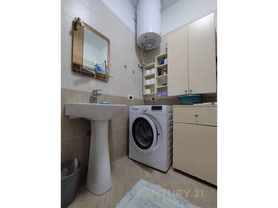 Tirane, shitet 2+1+Ballkon Kati 7, 96 m² 120.000 € (ne Astir)