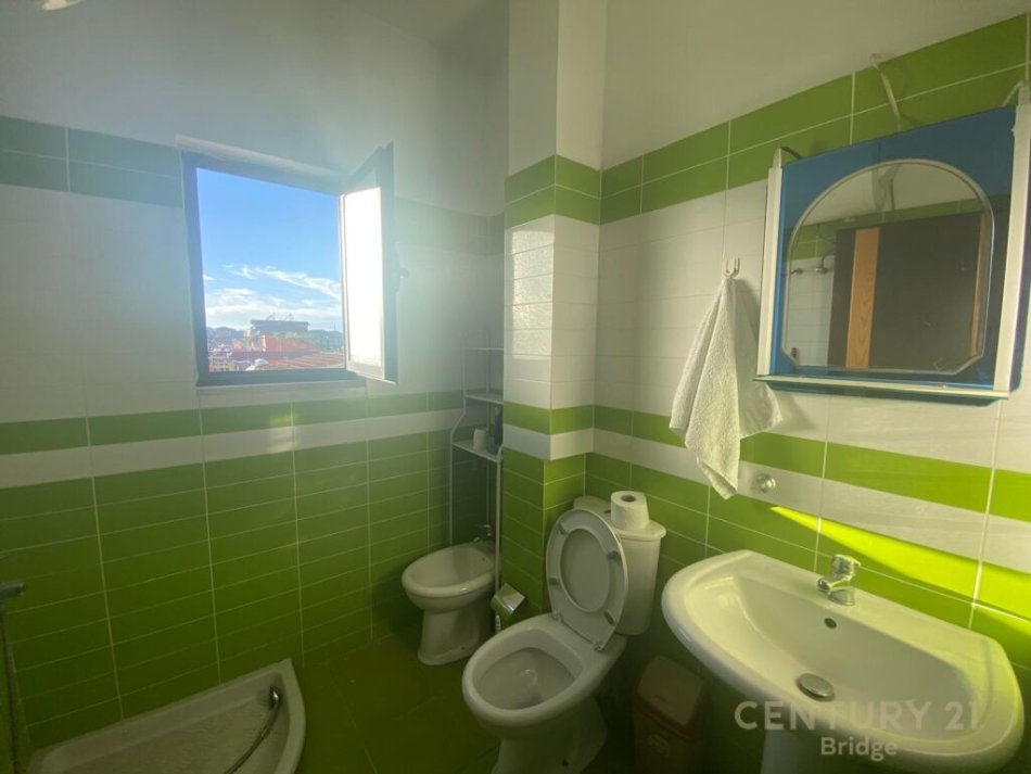 Tirane, shitet apartament 1+1+Ballkon Kati 2, 72 m² 108.000 € (në hyrje të Selitës, ngjitur me Rezidencën "Euro 3D" )