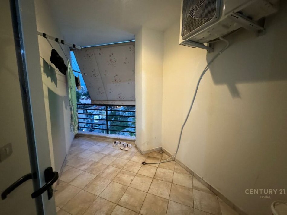 Tirane, shitet apartament 2+1+Ballkon Kati 5, 124 m² (apartament me CMIM TE ARSYESHEM ne pallat te ri, tek Zogu i Zi.)