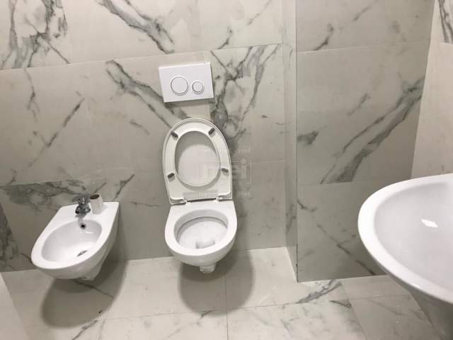Tirane, jepet me qera zyre Kati 1, 90 m² 530 Euro (Jorda Misja)