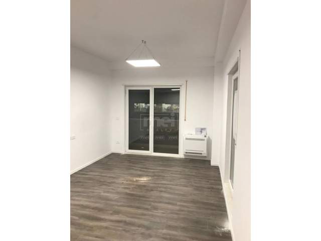 Tirane, jepet me qera zyre Kati 1, 90 m² 530 Euro (Jorda Misja)