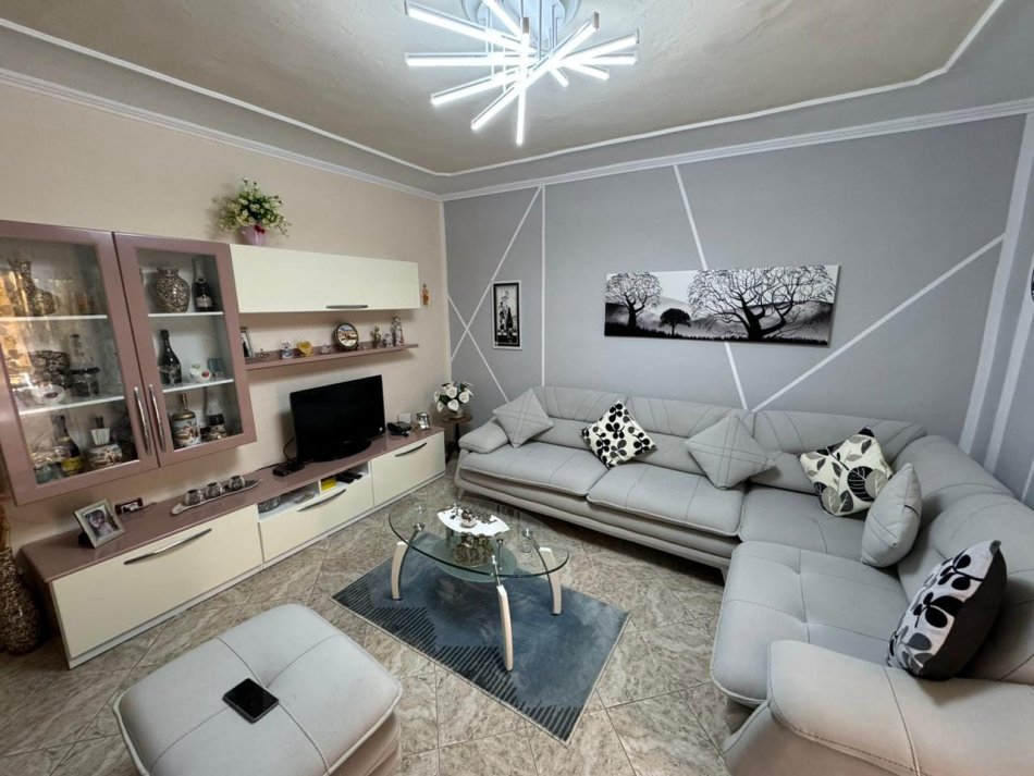 Kavaje, shitet apartament 2+1+Ballkon Kati 5, 76 m² 43.000 € (Kavaje)