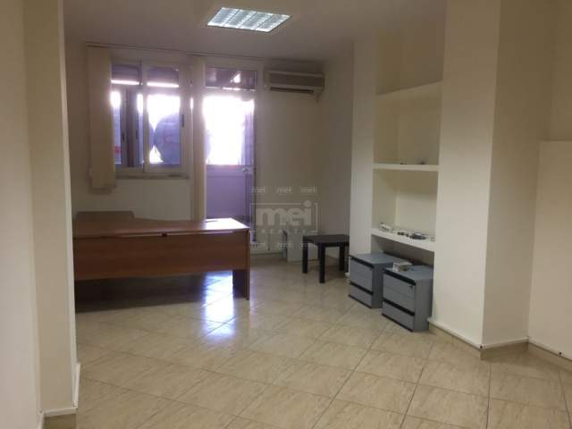 Tirane, jepet me qera zyre Kati 1, 93 m² 500 Euro (Rruga e Elbasanit)