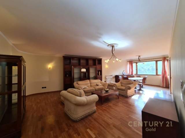 Tirane, shitet apartament 3+1+BLK Kati 7, 222 m² 140.000 Euro (Rruga Faik Konica Tirana, Albania)