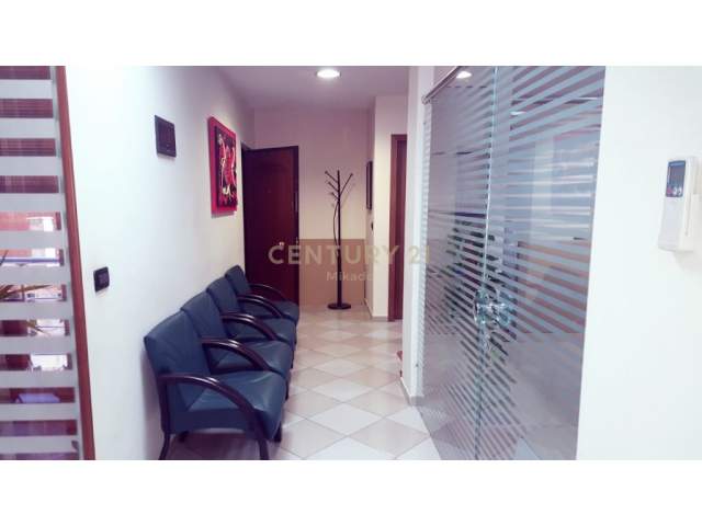 Tirane, ofert zyre Kati 1, 120 m² 1.500 Euro (Vaso Pasha, Tirana, Albania)