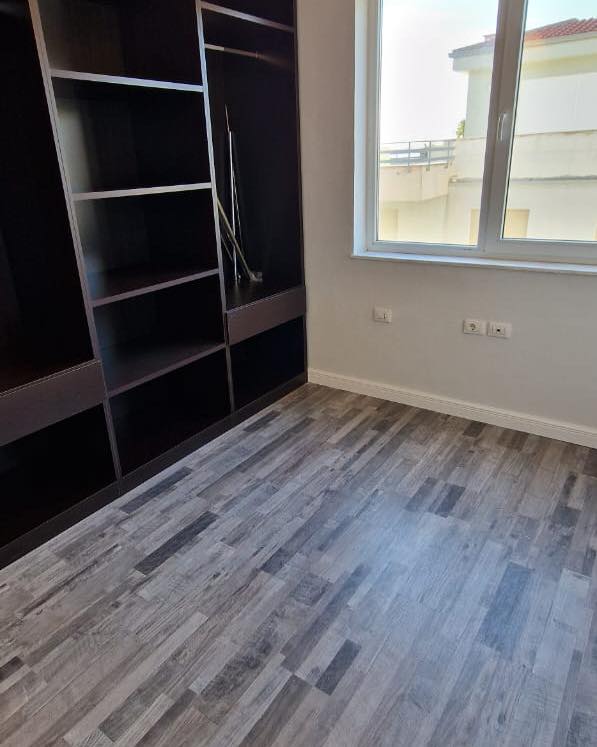 Tirane, shes apartament 2+1+Ballkon Kati 4, 102 m² 230.000 € (Rr. Eduart Mano te “Kopshti Zoologjik”)