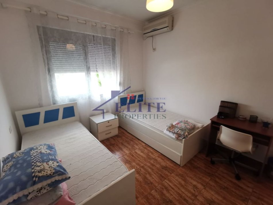 Tirane, jepet me qera apartament 2+1+Ballkon Kati 2, 100 m² 590 € (Teodor Keko)