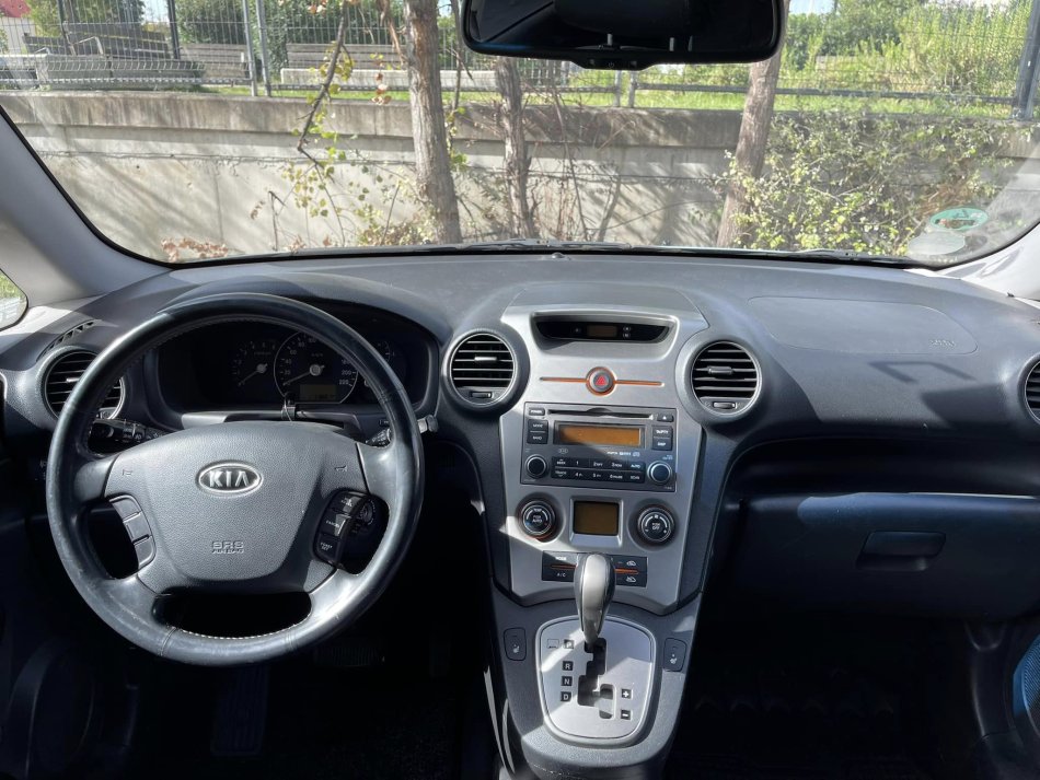 Tirane, shes makine KIA CARENS Nafte, jeshile automatik Klima 211.000 km 5.200 €