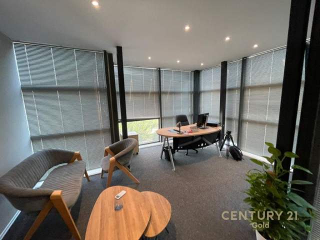 Tirane, Shitet Objekt 3 Katesh, 1.250 m² 850 Euro/m² (Unaza e Re, Astiri)