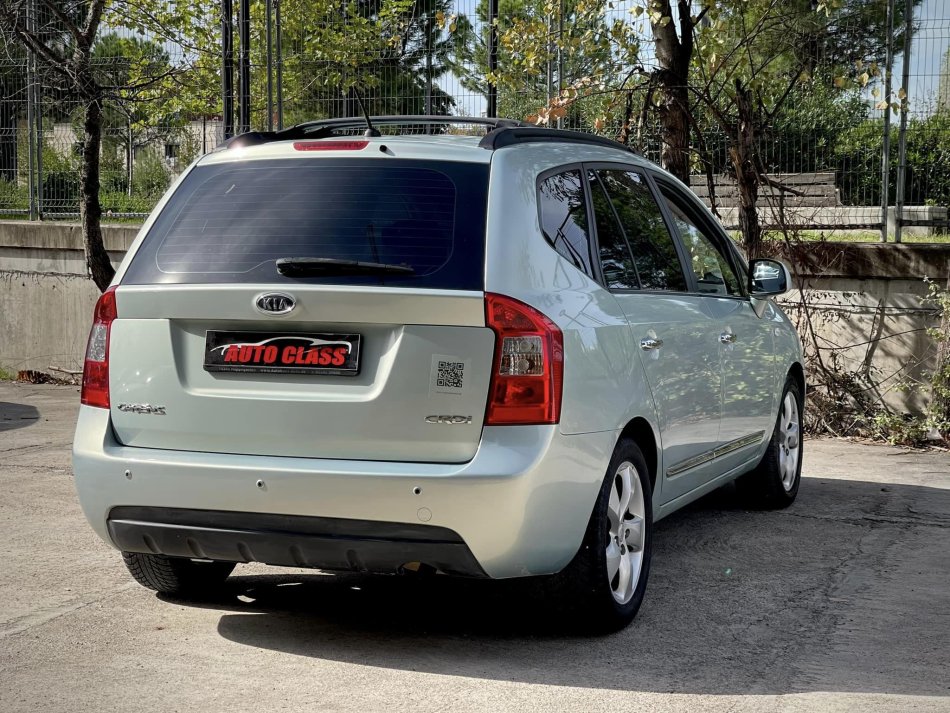 Tirane, shes makine KIA CARENS Nafte, jeshile automatik Klima 211.000 km 5.200 €
