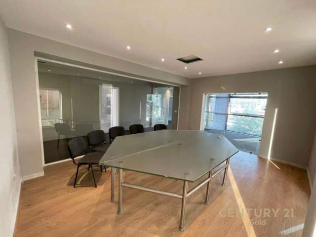Tirane, Shitet Objekt 3 Katesh, 1.250 m² 850 Euro/m² (Unaza e Re, Astiri)