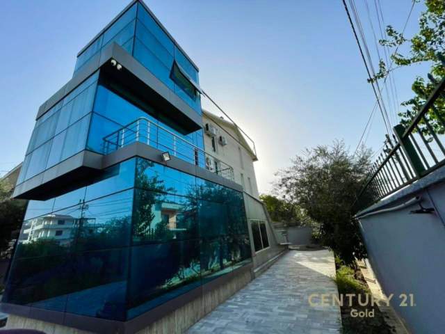 Tirane, Shitet Objekt 3 Katesh, 1.250 m² 850 Euro/m² (Unaza e Re, Astiri)
