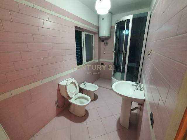Shqiperi, shitet Vile 3 Katshe Kati 3, 680 m² 430.000 Euro