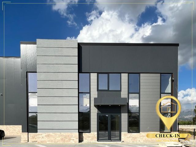 Tirane, jepet me qera magazine Kati 0, 1.100 m² 5.000 € (Fushe Preze)