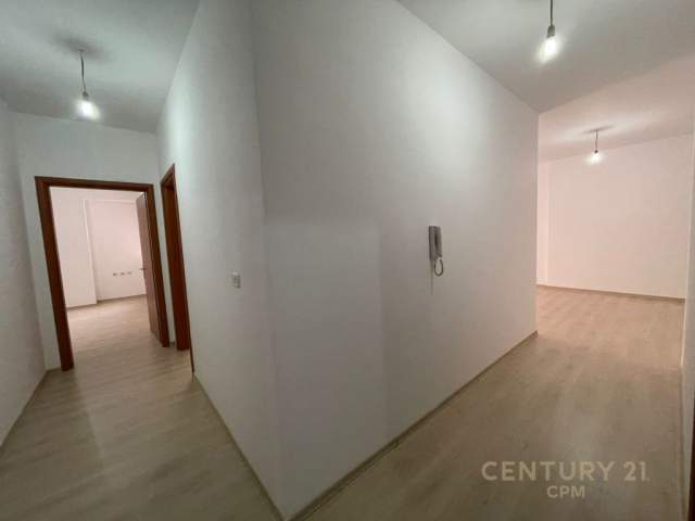 Tirane, shes apartament 2+1+BLK Kati 7, 103 m² 115.000 Euro (Stacioni i Trenit)