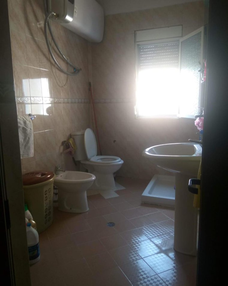 Tirane, shes apartament 2+1+Ballkon Kati 5, 84 m² 110.000 € (Ali Dem, Rr. idriz Dollaku)