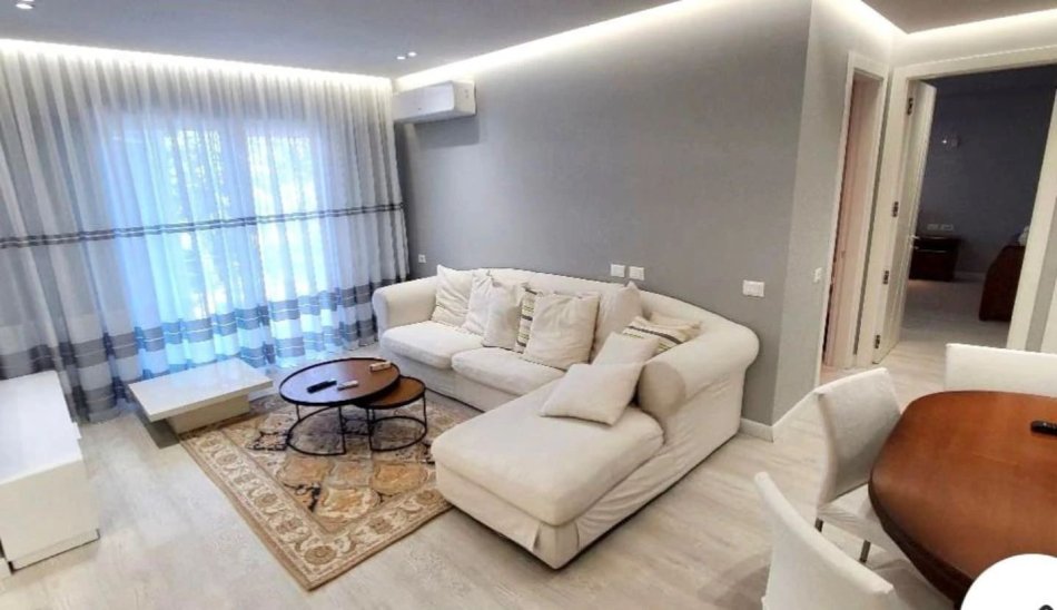 Tirane, shitet apartament 2+1 , 120 m² 265.000 € (Rruga e Barrikadave)