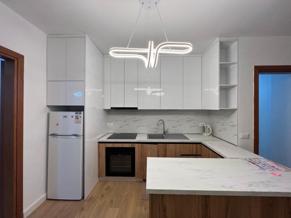 Tirane, jepet me qera apartament 2+1 Kati 6, 100 m² 800 € (rruga e kavajes)