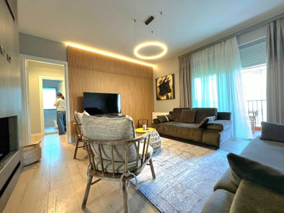Tirane, shitet apartament 3+1 , 140 m² 450.000 € (Porta e Gjelber)