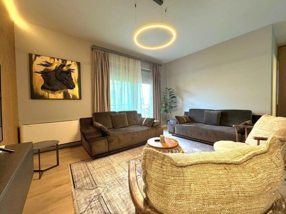 Tirane, shitet apartament 3+1 , 140 m² 450.000 € (Porta e Gjelber)
