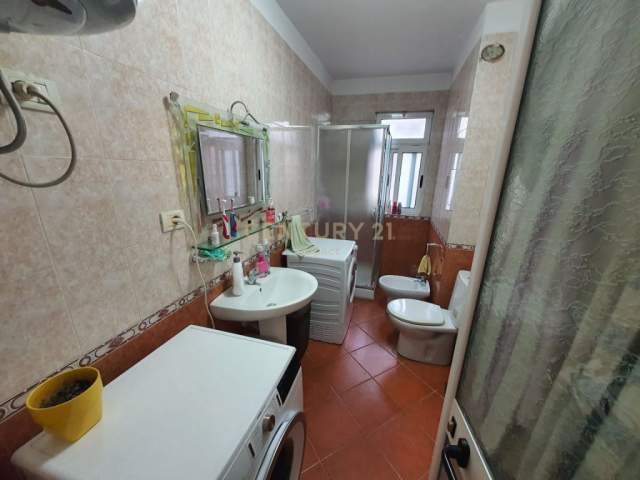 Tirane, shitet apartament 2+1 Kati 2, 54 m² 54.000 Euro (Xhamia Xhura, Oxhaku)