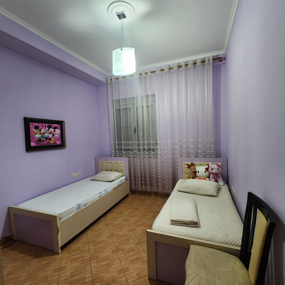 Tirane, jepet me qera apartament 2+1 Kati 3, 92 m² 600 €