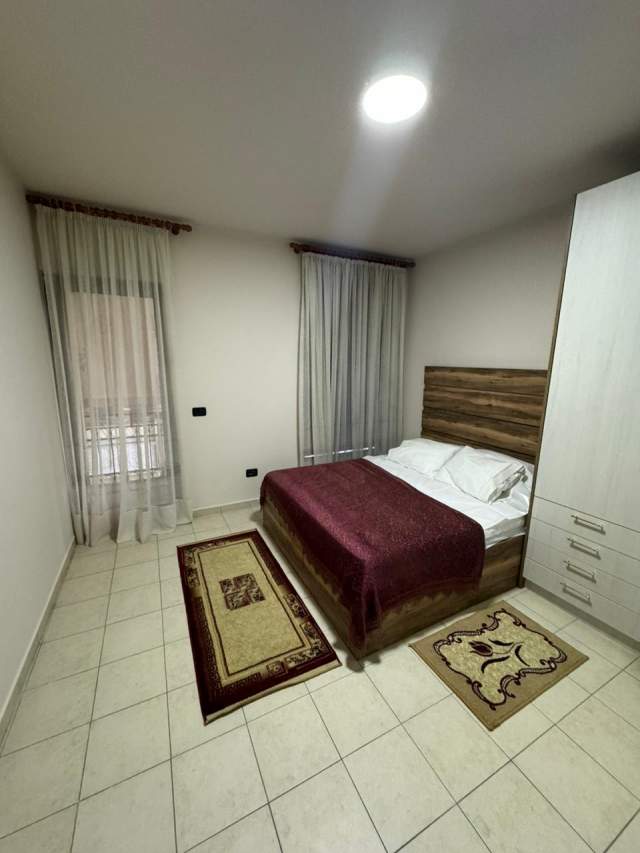 Tirane, jepet me qera apartament 1+1+BLK Kati 5, 52 m² 500 Euro (rruga Medar Shtylla)