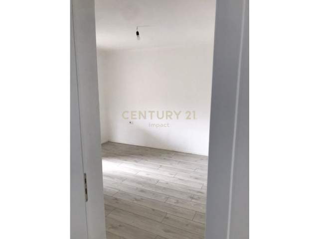 Tirane, shes apartament 1+1+BLK Kati 3, 72 m² 85.000 Euro (rruga e brrylit)