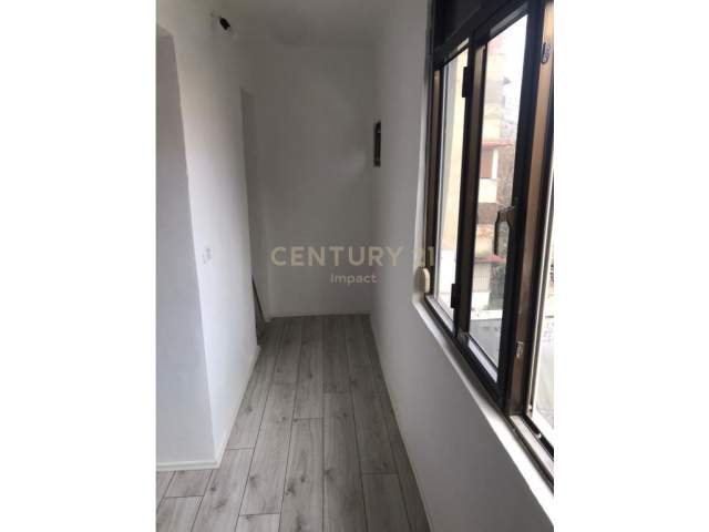 Tirane, shes apartament 1+1+BLK Kati 3, 72 m² 85.000 Euro (rruga e brrylit)