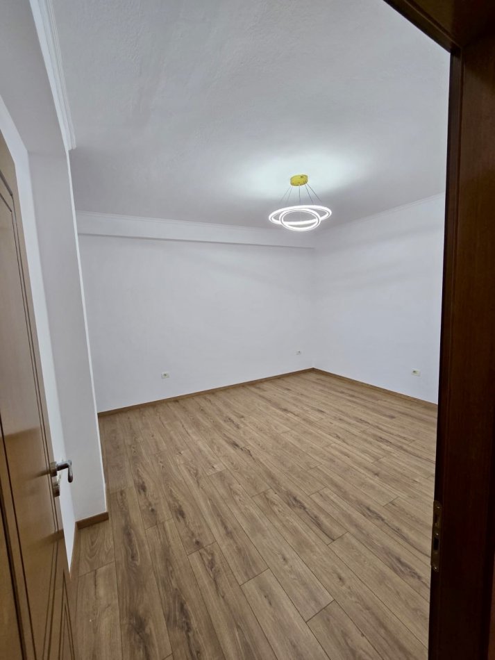 Tirane, shitet apartament 1+1+Aneks+Ballkon Kati 5, 55 m² 90.000 € (Dibres te Spitalet te Fakulteti Mjekesis)