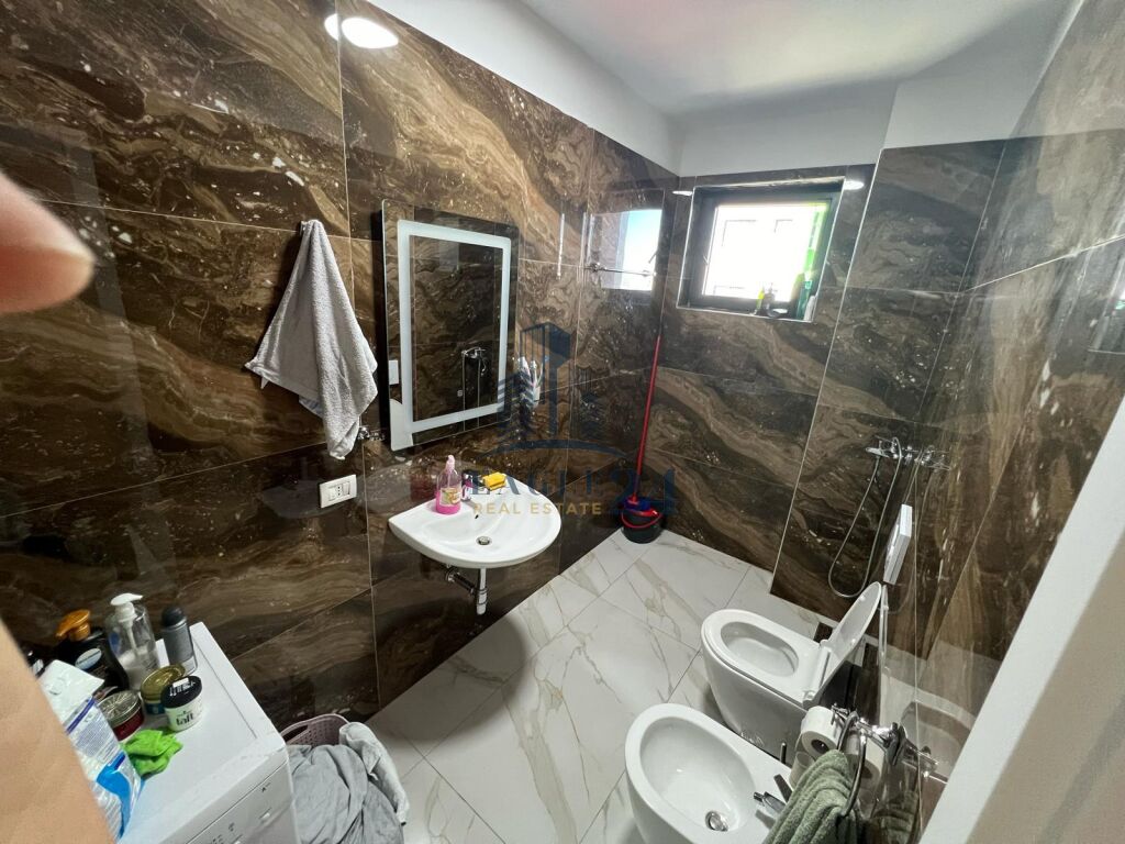 Jepet me Qera Apartament 2+1 ne Astir