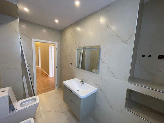 Tirane, shitet apartament 1+1+BLK Kati 3, 78 m² 125.000 Euro (Fusha e aviacionit)