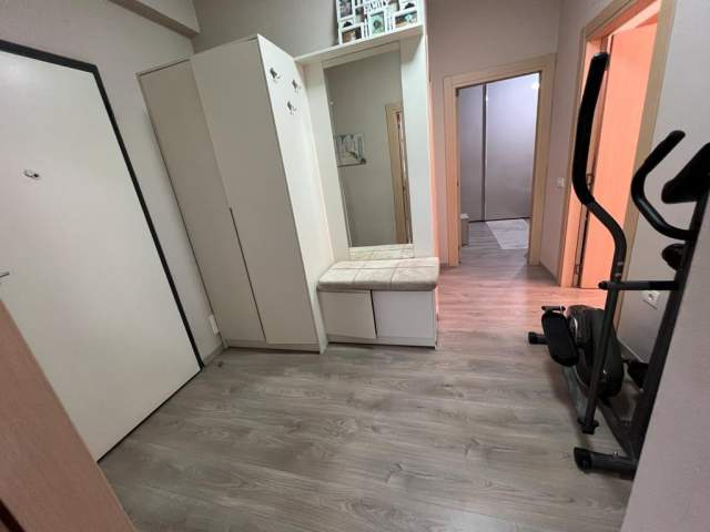Tirane, jepet me qera apartament Kati 4, 93m2,tek Medreseja