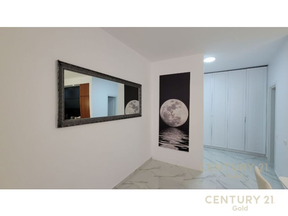 Tirane, shitet apartament 1+1 Kati 2, 80 m² 165.000 € (Rruga e Dibres, Vila Gold, prane Selvise)