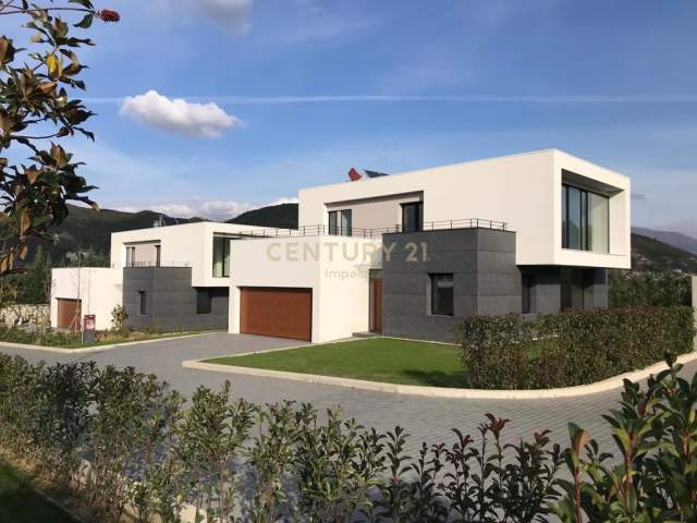 Tirane, shitet Vile 2 Katshe Kati 1, 499.000 Euro (Vishaj, Vishaj)