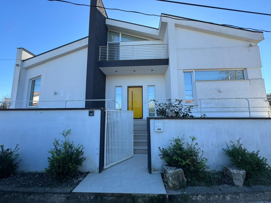 Kavaje, shitet shtepi 5+1+Aneks+Ballkon Kati 2, 422 m² 170.000 € (Kavaje)