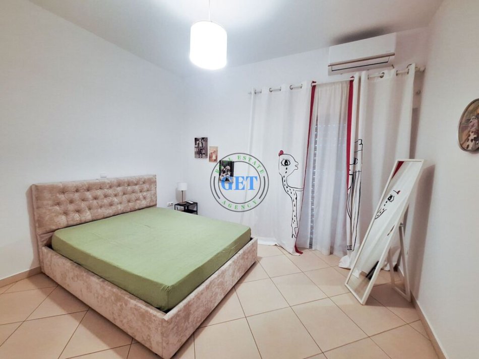 Durres, jepet me qera shtepi 2 Katshe , 135 m² 500 €
