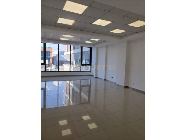 Tirane, jepet me qera ambjent biznesi Kati 2, 300 m² 2.070 Euro (CASA ITALIA)