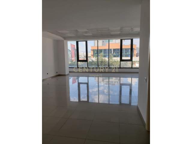 Tirane, jepet me qera ambjent biznesi Kati 2, 300 m² 2.070 Euro (CASA ITALIA)