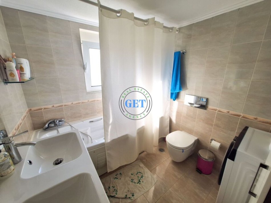 Durres, jepet me qera shtepi 2+1+Ballkon Kati 2, 135 m² 450 € (Ura E Dajlanit,Durres)