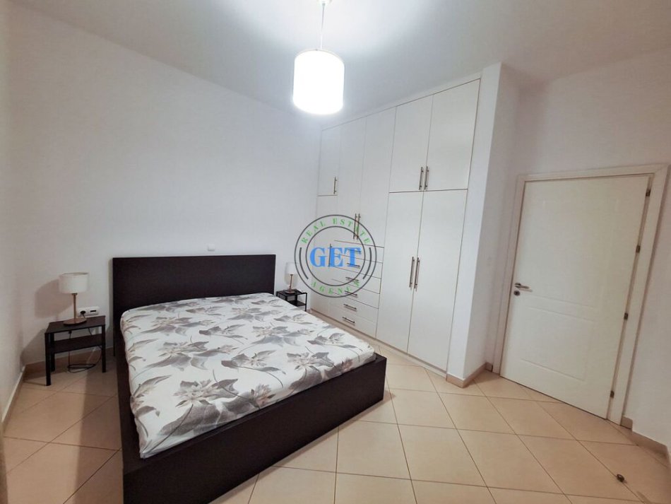 Durres, jepet me qera shtepi 2+1+Ballkon Kati 2, 135 m² 450 € (Ura E Dajlanit,Durres)