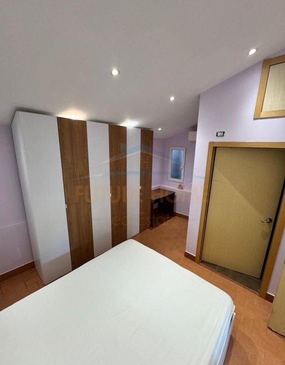 Tirane, jepet me qera apartament 2+1 Kati 2, 120 m² 750 € (RRUGA E KAVAJES/RRUGA MYSLYM SHYR)