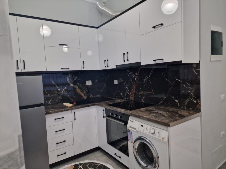 Tirane, jepet me qera garsonier Kati 1, 30 m² 250 € (Pasho Hysa)