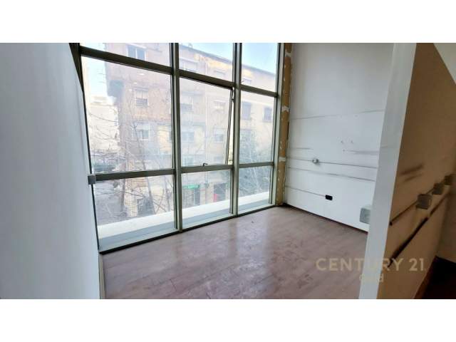 Tirane, jap me qera zyre Kati 3, 60 m² 500 Euro (Rruga e Barrikadave)