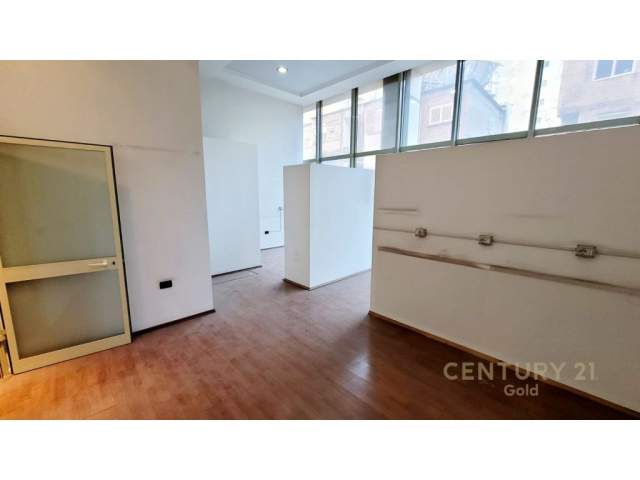 Tirane, jap me qera zyre Kati 3, 60 m² 500 Euro (Rruga e Barrikadave)