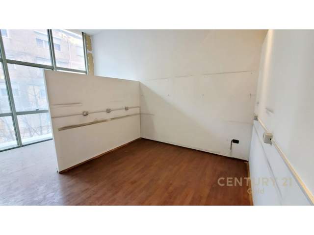 Tirane, jap me qera zyre Kati 3, 60 m² 500 Euro (Rruga e Barrikadave)