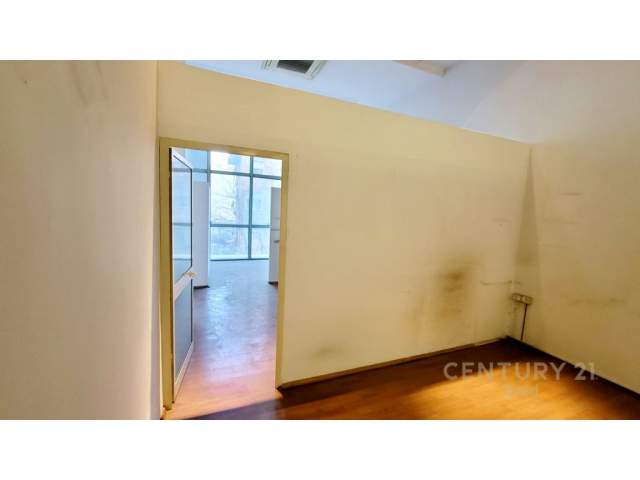 Tirane, jap me qera zyre Kati 3, 60 m² 500 Euro (Rruga e Barrikadave)