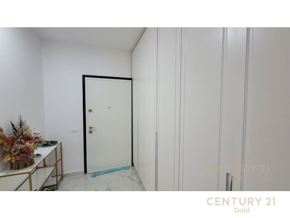 Tirane, shitet apartament 1+1 Kati 2, 80 m² 165.000 € (Rruga e Dibres, Vila Gold, prane Selvise)
