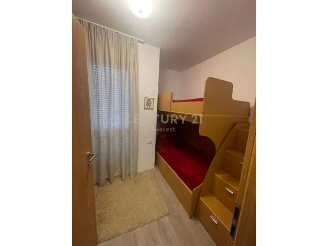Tirane, jepet me qera apartament 2+1+BLK Kati 7, 80 m² 450 Euro (kompleksin "Kontakt" prane 21 Dhjetorit)